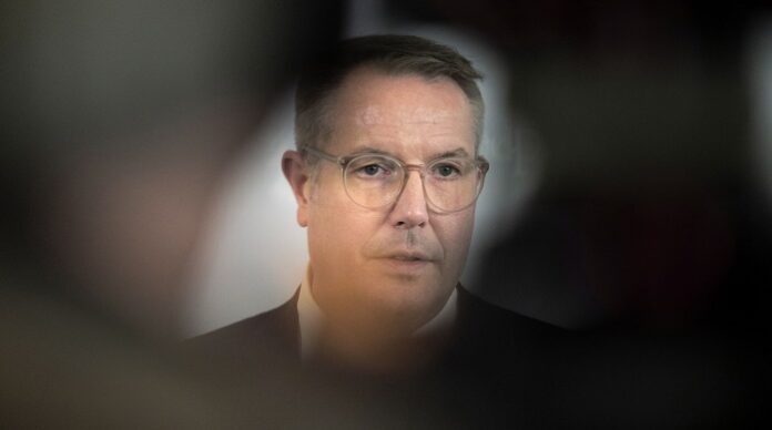 Alexander Schweitzer, Ministerpräsident von Rheinland-Pfalz, hat gut sieben Wochen vor der Landtagswahl mit einem handfesten Skandal zu kämpfen.