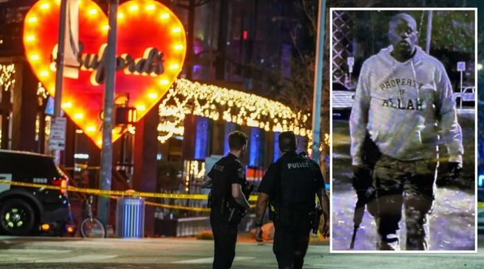 Der Attentäter von Austin Ndiaga Diagne trug während des Anschlags einen hellgrauen Pulli mit der Aufschrift „Property of Allah“ – „Eigentum von Allah“.