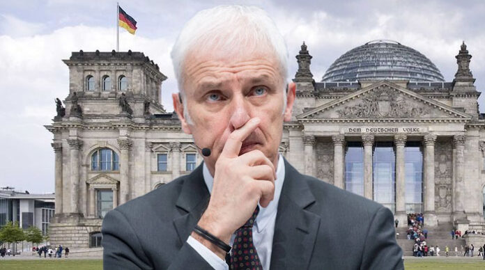 Der frühere Vorstandsvorsitzende des Volkswagen-Konzerns, Matthias Müller, schlägt in einem Interview mit t-online Alarm: 