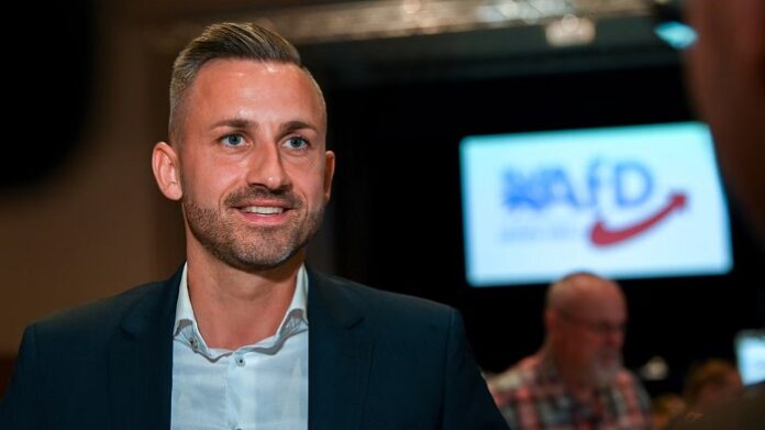 Fast ein Drittel der Bürger in Deutschland ist für eine Regierungsbeteiligung der AfD in Sachsen-Anhalt, falls Spitzenkandidat Ulrich Siegmund bei der anstehenden Landtagswahl im September als Wahlsieger hervorgehen sollte.