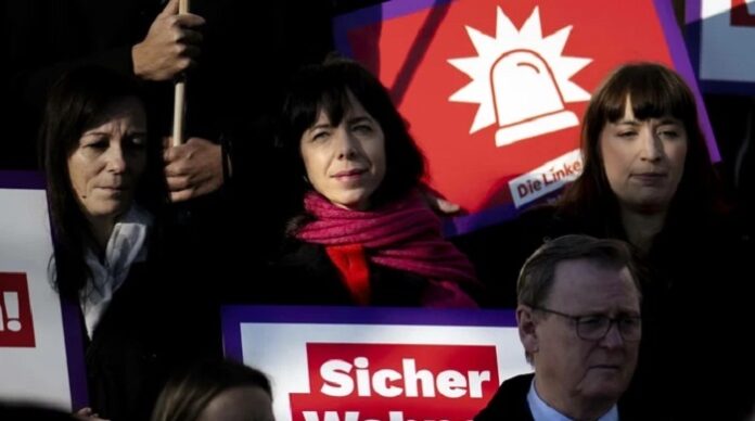 „Wir werden die Millionäre belasten, um Millionen von Menschen zu entlasten“, sagt die Berliner Linke-Bürgermeisterkandidatin Elif Eralp (Bildmitte).