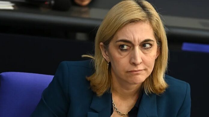 Die beabsichtigte „Gesundheitsreform“ von CDU-Ministerin Nina Warken wird faktisch eine großangelegte Einsparmaßnahme sein.