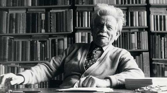Der Schriftsteller Elias Canetti (Foto) analysiert in seinem Buch „Masse und Macht“ die psychologischen und soziologischen Mechanismen, die Menschen dazu bringen, sich zu Massen zusammenzuschließen und Macht auszuüben.