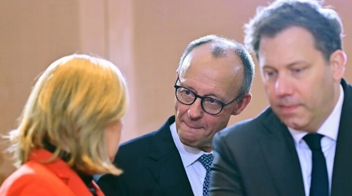 Isch over, Merz! Die Koalition mit der SPD zu einer Regierung der absoluten Inkompetenz, gepaart mit dem fehlenden Willen zu demonstrativer Machtausübung, ist der letzte Sargnagel der CDU.