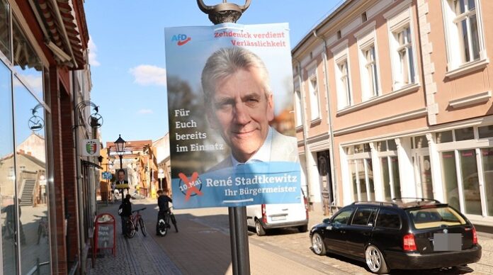 René Stadtkewitz (AfD) setzte sich in Zehdenick gegen drei Konkurrenten durch und ist damit der erste direkt gewählte hauptamtliche AfD-Bürgermeister in Brandenburg.