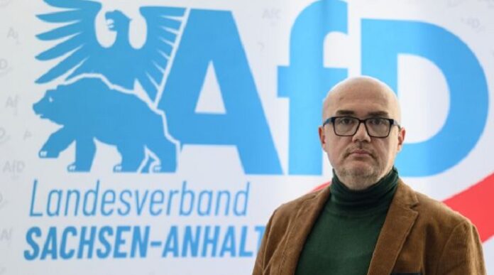 „Man kann auf dem Feld der Bildungs- und Kulturpolitik so viel machen, wie auf kaum einem anderen landespolitischen Feld“, sagt Hans Thomas Tillschneider, der bildungspolitische Sprecher der AfD Sachsen-Anhalt.
