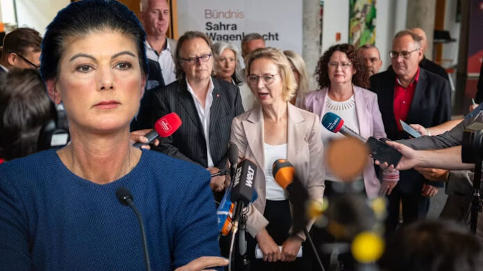 Trotz Druck von der Parteispitze hat die Thüringer BSW-Fraktion am Montag Mittag für den Verbleib in der Brombeer-Koalition gestimmt. Damit stellt sie sich gegen den Kurs von Parteigründerin Sahra Wagenknecht und des Bundesvorstands.